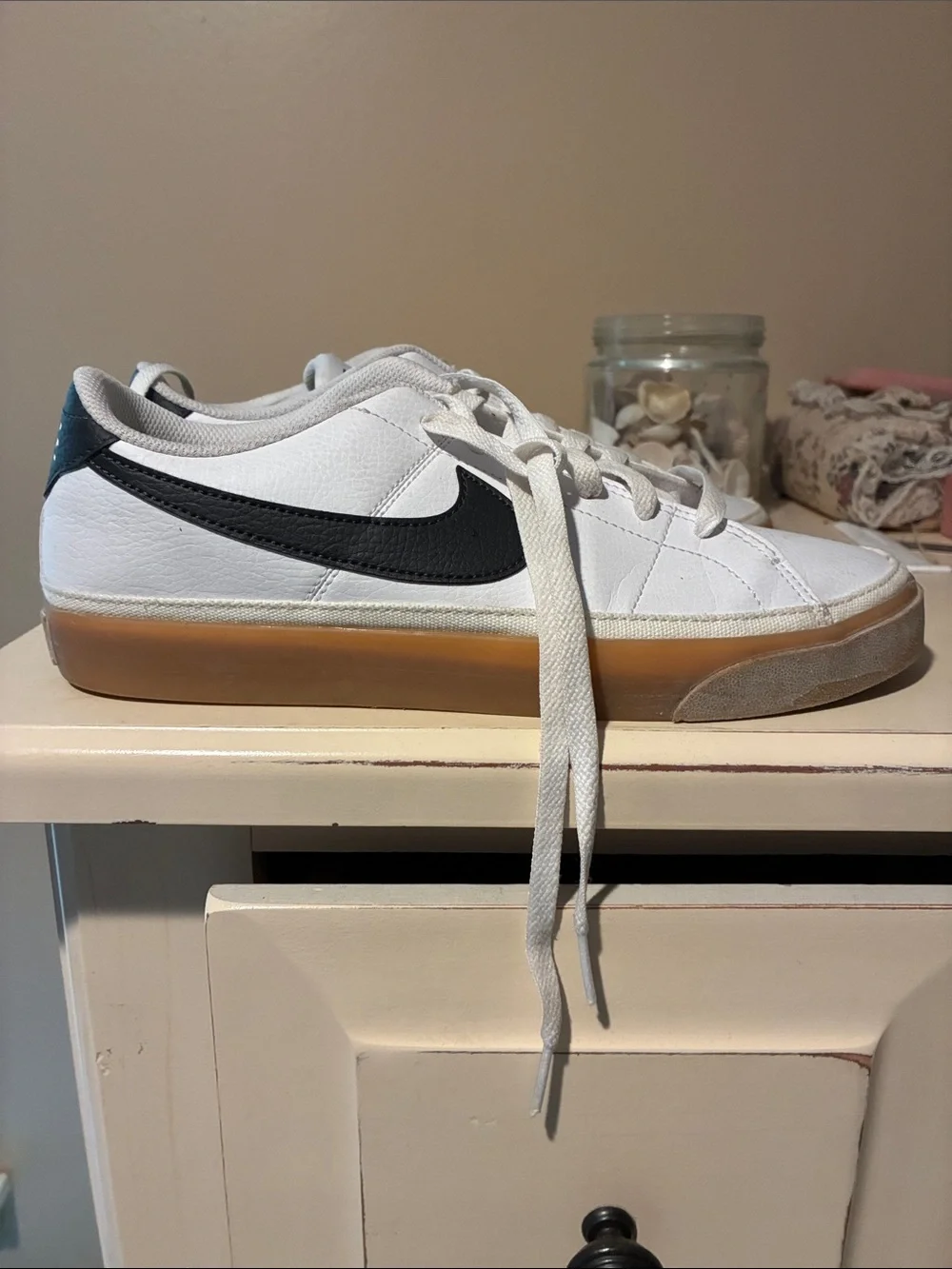 Nike White Sneakers with Navy Swoosh and Gum Sole sz 10